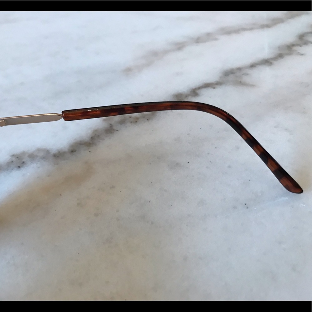 Gold Rimmed aviators - Picture 2 of 5